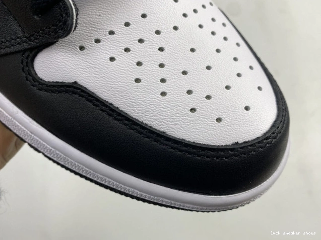 Cheap LUCY White (2014) Retro Black 555088-010 Air Jordan 1 0731
